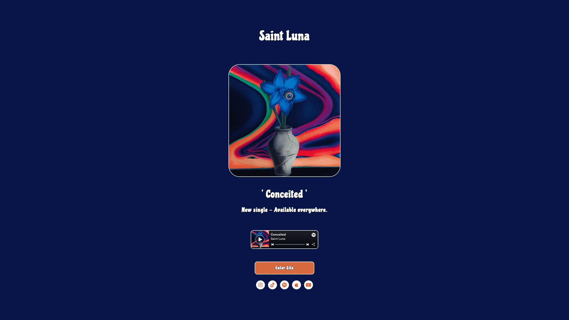 Screenshot of "Saint Luna" Website